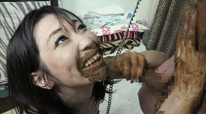ファンの男性宅でスカトロプレイ